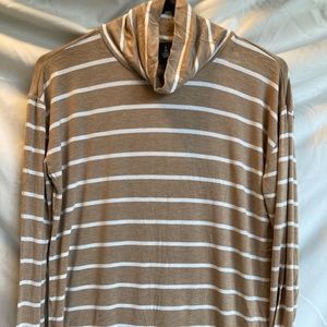 ✨Host pick✨ A Pea in the Pod long sleeve tee